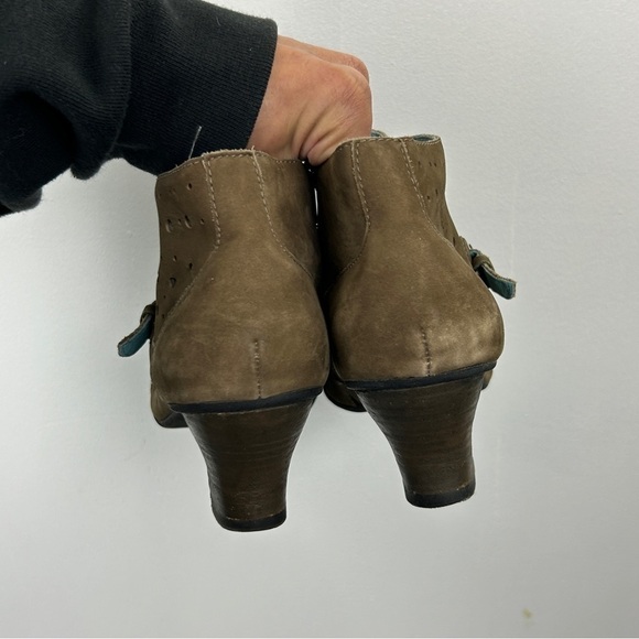 Marc Softwalk Suede Perforated Leather Heeled Boots - Picture 4 of 8